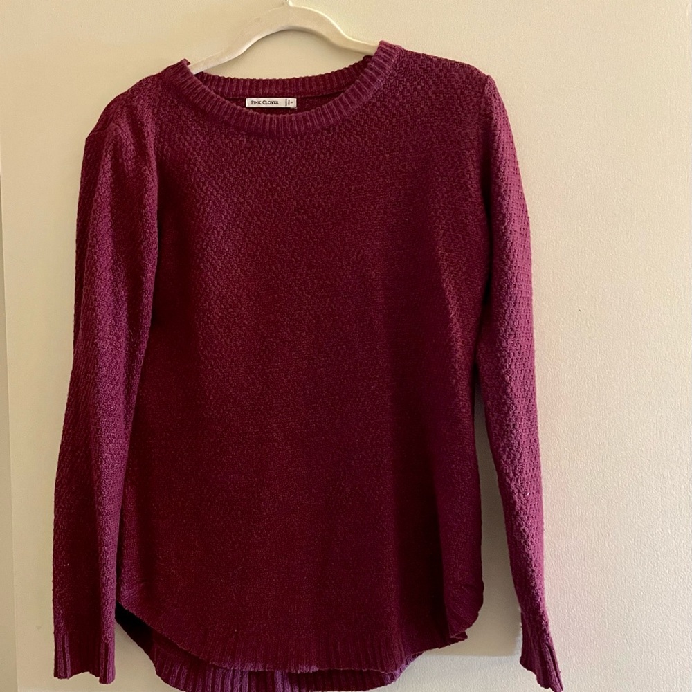 Pink Clover sweater. Sz Small. Berry color.